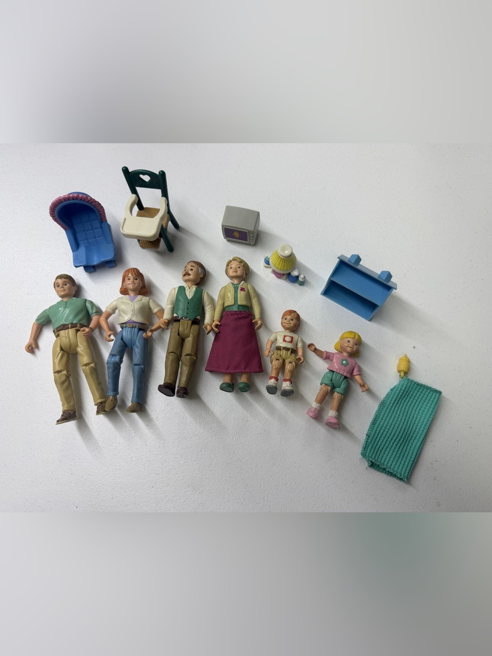 Vintage Fisher Price Loving Family Dollhouse Figures Furniture Lot 6 People